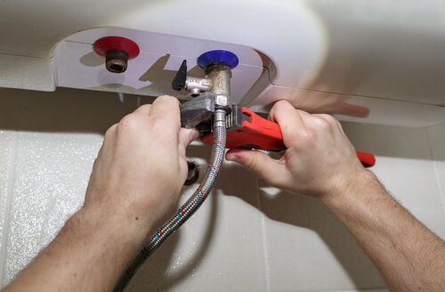 Hire dependable plumbers in Corona